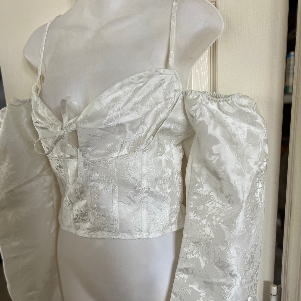 Lulus - Picture 4 of 8
